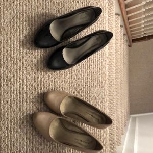 Patent leather kitten heel Bandolino pumps